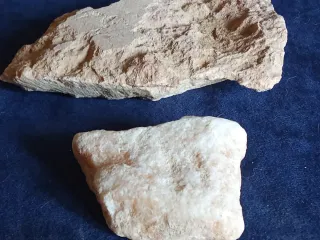 LOTE 2 FRAGMENTOS MARMOL ROMANO CANTERA COVACHO