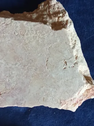 LOTE 2 FRAGMENTOS MARMOL ROMANO CANTERA COVACHO
