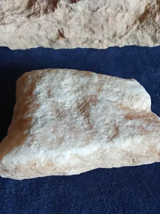 LOTE 2 FRAGMENTOS MARMOL ROMANO CANTERA COVACHO