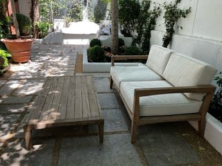 Conjunto Muebles Teca [1 sofa dos plazas y 1 mesa]