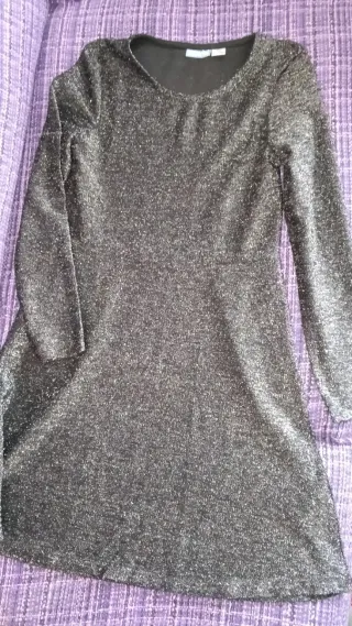 Vestido de niña negro con brillante plateado
