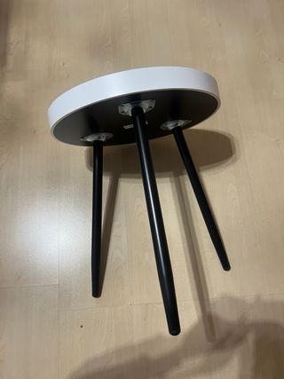 Tavolino rotondo con bocca e Ohhhh