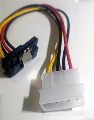Adaptador Molex a SATA