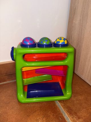Juguete de arrastre con pelotas
