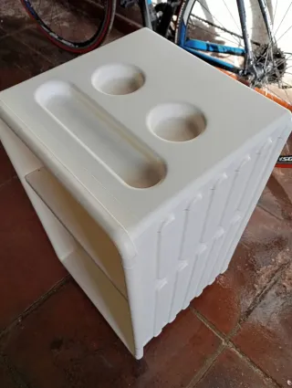 Mesita auxiliar rodante beige
