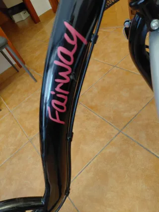 Bicicleta Paseo Fairway Negra/Rosa casco incluido