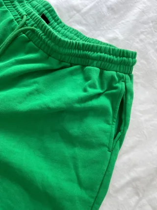 Pantalón corto deportivo