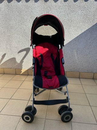 Carrito de bebé Maclaren rojo y negro
