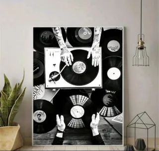 LIENZO MÚSICA CAJA DE MEZCLAS Y TATUAJE