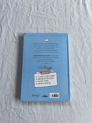 Libro Cosas no aburridas para ser la mar de feliz