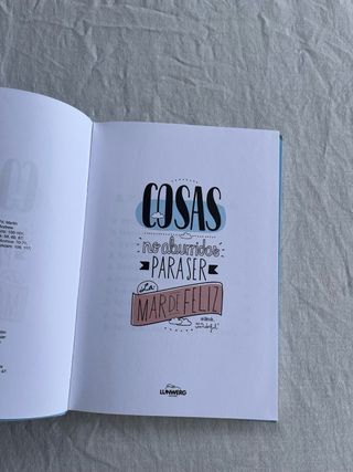Libro Cosas no aburridas para ser la mar de feliz