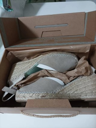 Alpargatas de cuña beige mujer