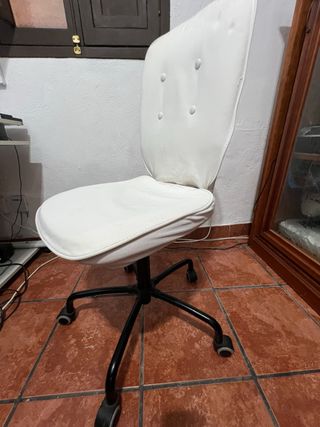 Silla de oficina giratoria blanca