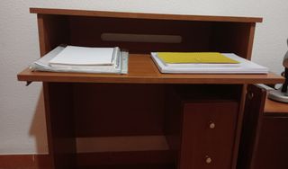 Mesa de escritorio con cajones