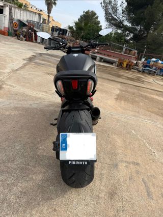 Ducati Diavel Negra y Roja