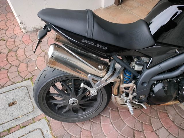 Triumph Speed Triple Nera
