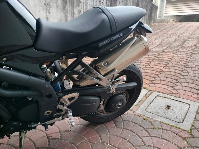Triumph Speed Triple Nera