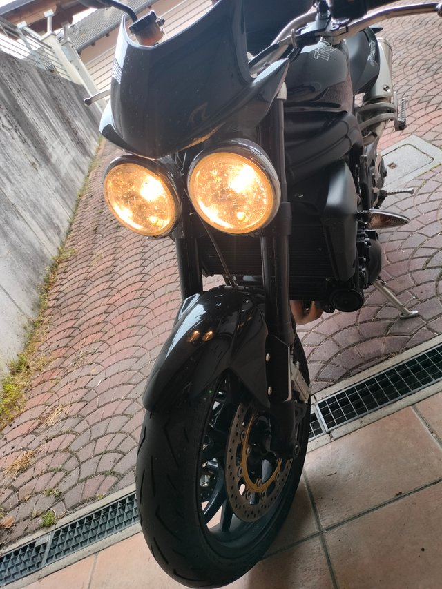 Triumph Speed Triple Nera