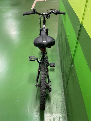 Bicicleta infantil WST negra y roja