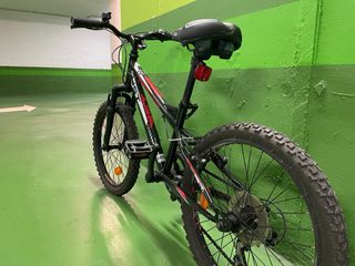 Bicicleta infantil WST negra y roja