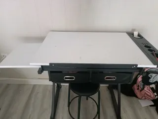 Escritorio de dibujo con cajones