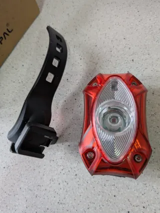 Luz trasera recargable USB RAYPAL