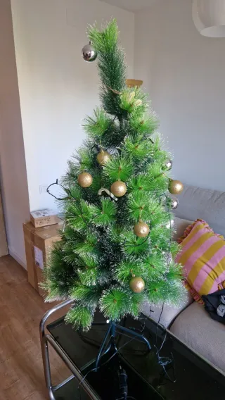 Árbol Navideño con Luces Doradas