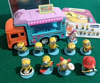 Camión Ice Cream + 10 Figuras Minions  Completa.