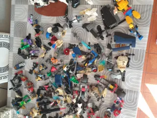 Lote de Lego Figuras y Piezas Varias