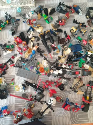 Lote de Lego Figuras y Piezas Varias