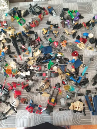 Lote de Lego Figuras y Piezas Varias