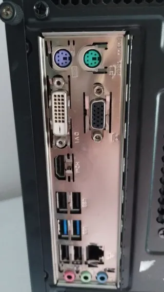 Torre PC i5-7500 / 16Gb / SSD 256Gb