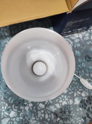 Lámpara de mesa blanca de cristal