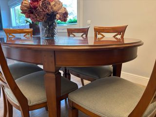 Mesa comedor y 8 sillas madera oscura
