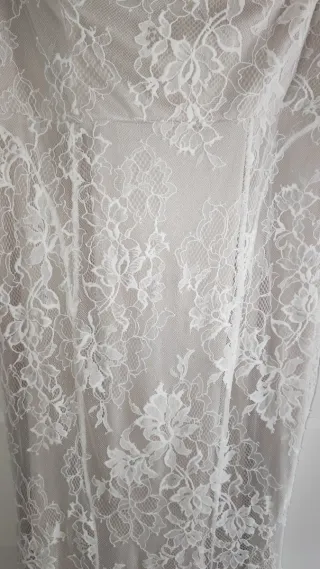 Vestido de Novia Encaje Beige y Blanco.Algo elásti