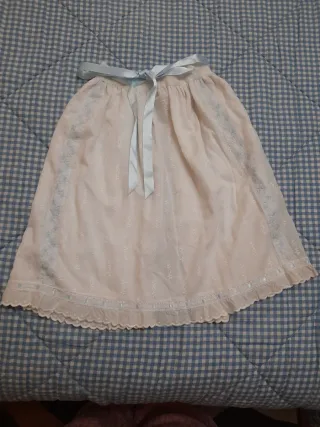 Vestido y faldón de cristianar