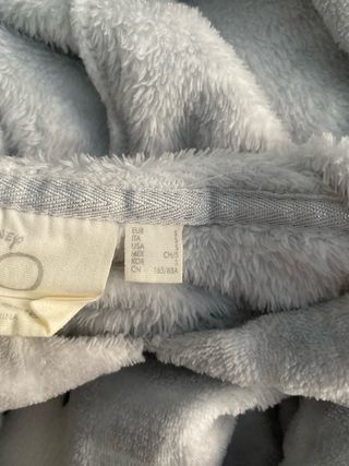 Camisón Minnie Mouse gris con capucha