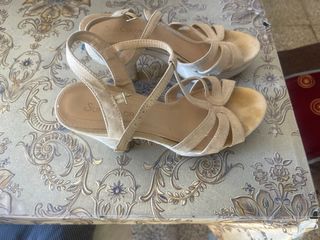 Sandalias de verano doradas color Beige