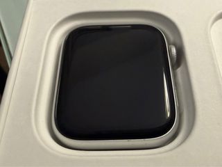 Apple Watch Serie 5 Titanium Correa Blanca 44mm