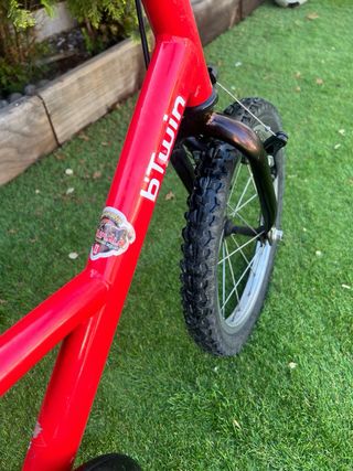 Bicicleta infantil Btwin 16 roja para niños .