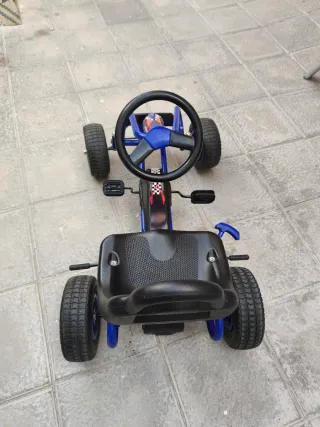 Coche a pedales para niños azul