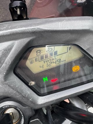 Honda CB650F Negra y Blanca