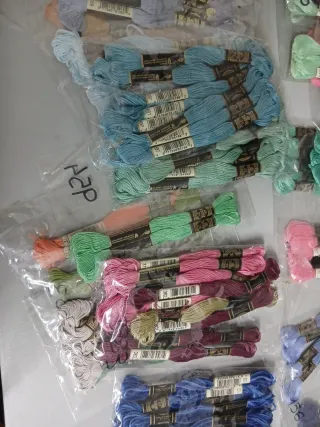 Hilos de bordar varios colores