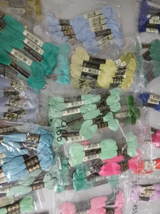 Hilos de bordar varios colores
