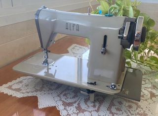 Máquina de coser Alfa vintage original metálica –