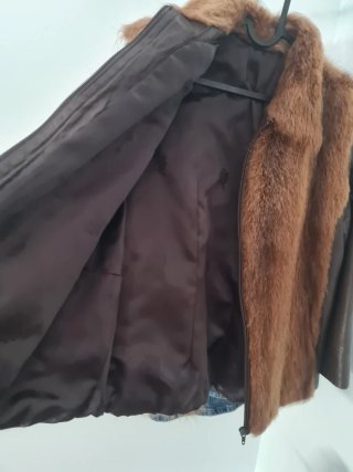 Chaqueta de piel auténtica marrón