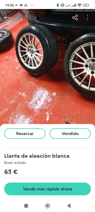 Llanta de aleación blanca