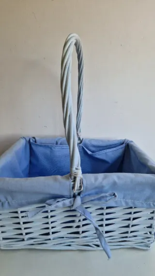 Cesta mimbre azul con forro tela
