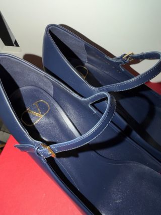 Mary Jane Valentino Vlogo