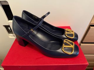 Mary Jane Valentino Vlogo